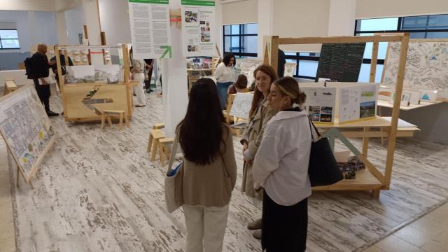 Presentan en A Coruña una exposición sobre la transformación del barrio de Labañou.