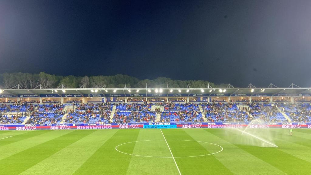 Las gradas del estadio en el duelo aragonés.