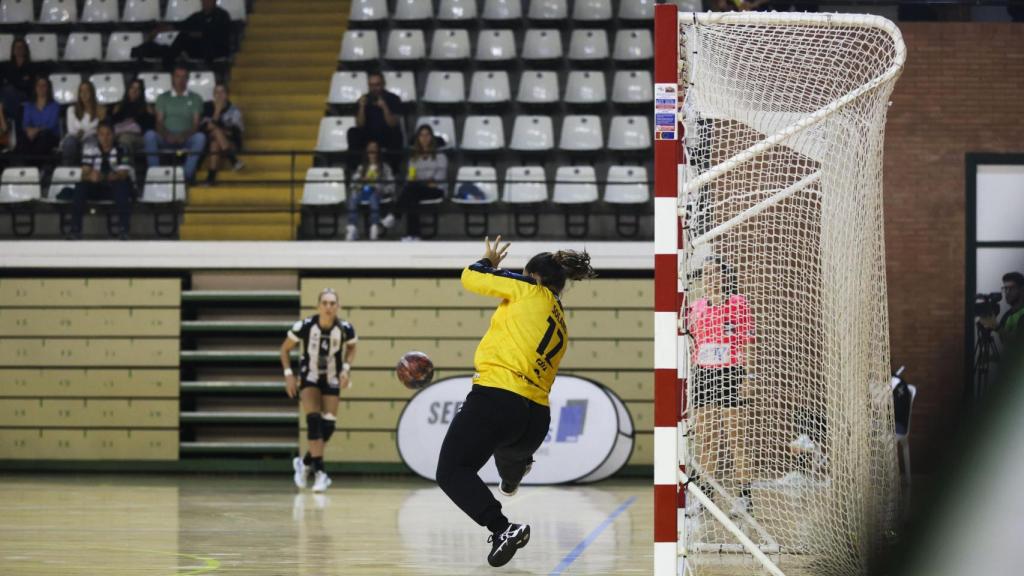 Lucía Solano, jugadora del Balonmano Málaga Costa del Sol