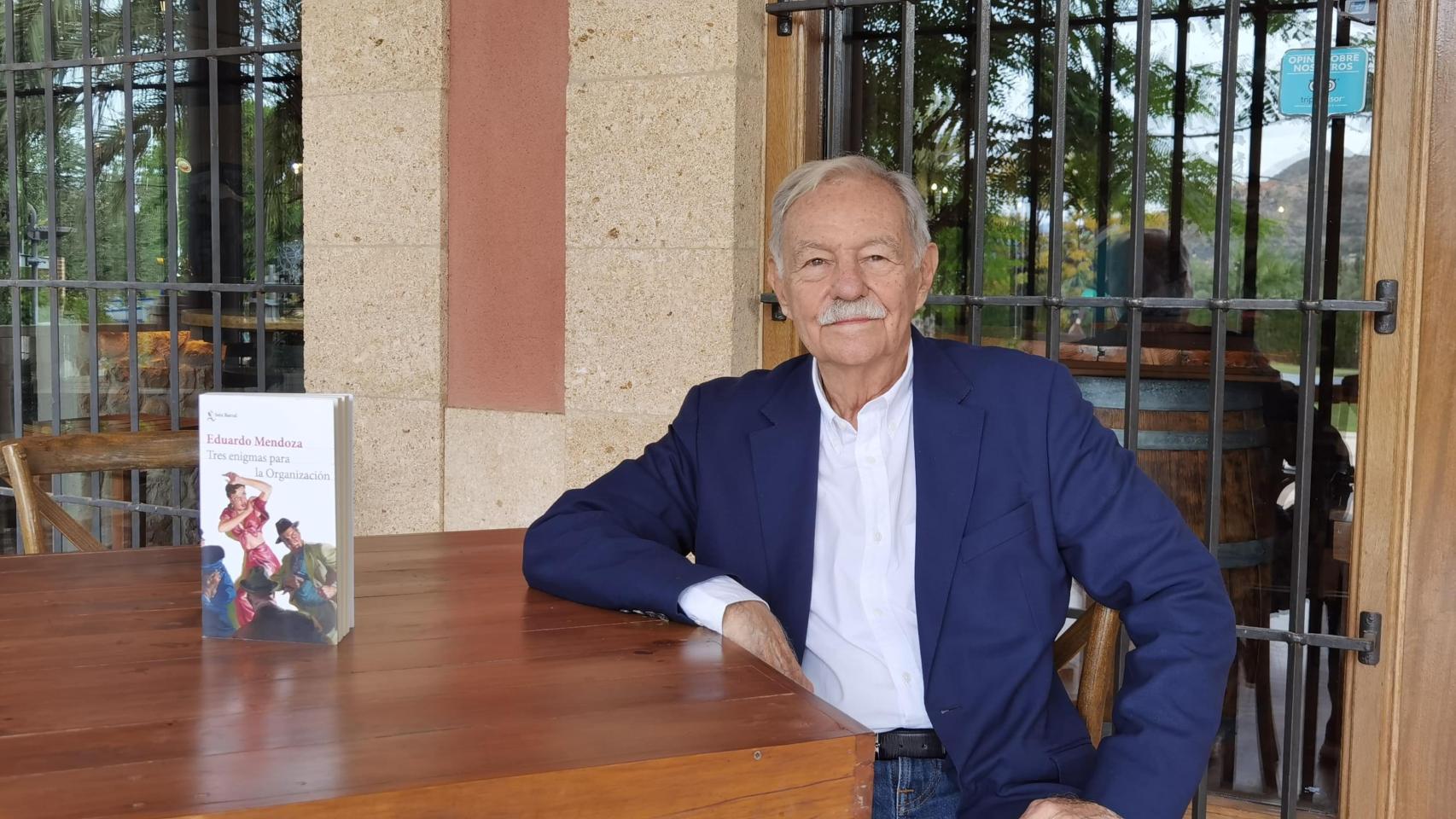 Eduardo Mendoza, este viernes en la bodega Casa Sicilia de Novelda.