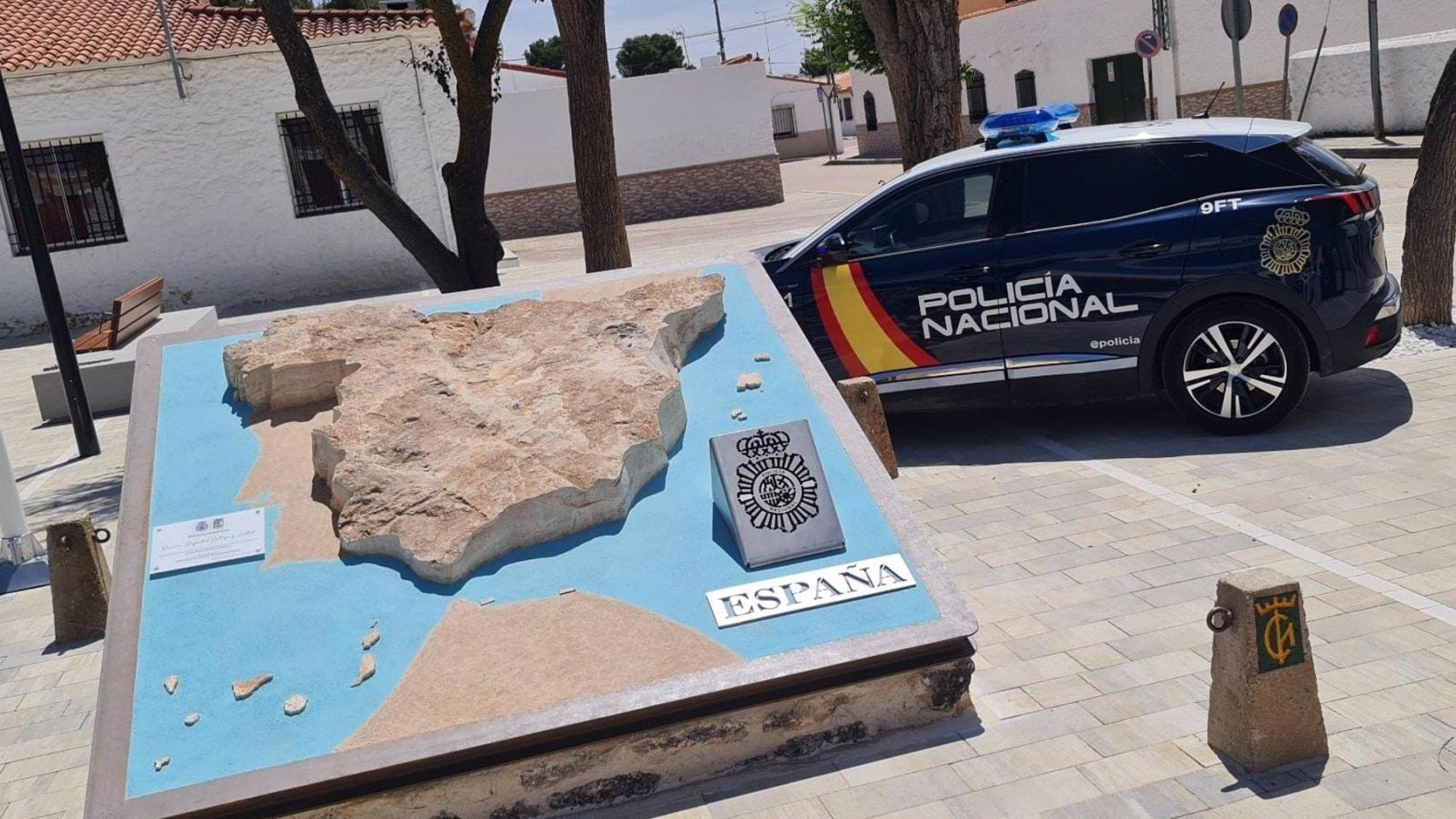 Un vehículo de la Policía Nacional en Alcázar de San Juan.