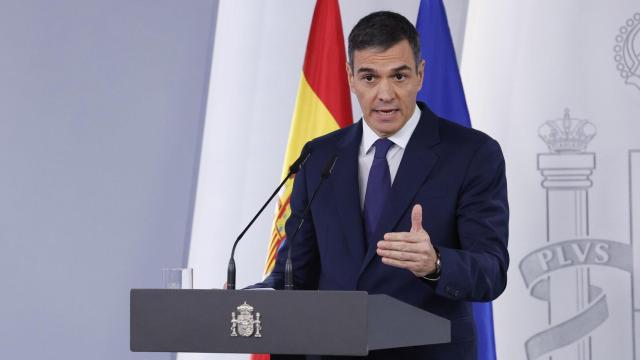 El presidente del Gobierno, Pedro Sánchez, comparece este lunes en rueda de prensa en el Palacio de la Moncloa, para informar de las nuevas medidas que aprueba el Consejo de Ministros para hacer frente a las consecuencias de la dana que afectó principalmente a la Comunitat Valenciana.