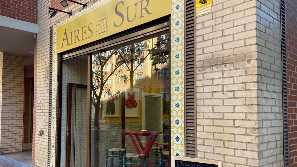 Exterior de Aires del Sur en el Actur.