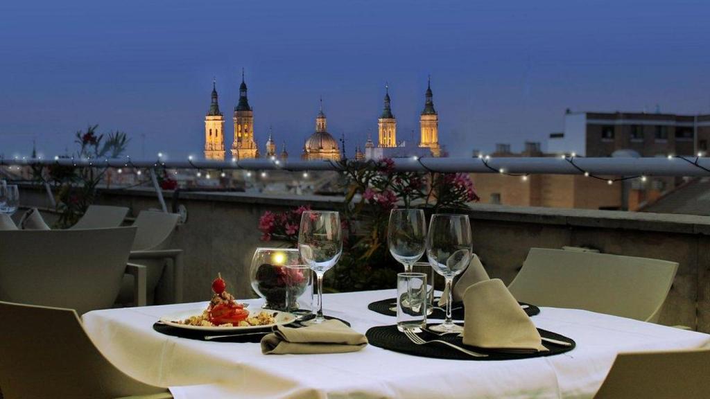 Terraza con las mejores vistas de Zaragoza.
