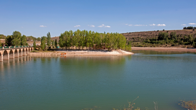 Embalse de Linares del Arroyo en Maderuelo (Segovia)