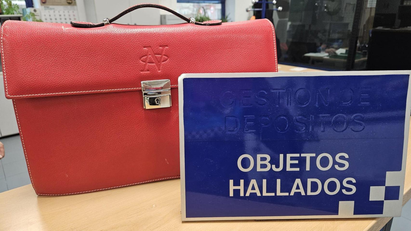 Imagen del maletín extraviado en Valladolid