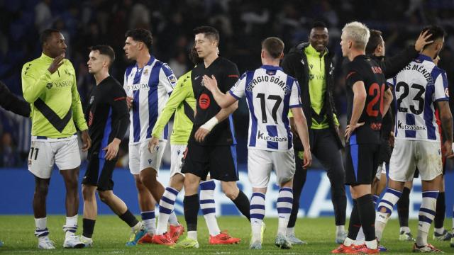 Rostro serio de Robert Lewandowski tras la derrota del Barça ante la Real Sociedad.