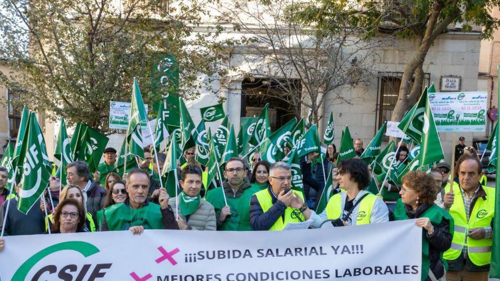 Concentración de CSIF frente a la Subdelegación del Gobierno en Toledo.