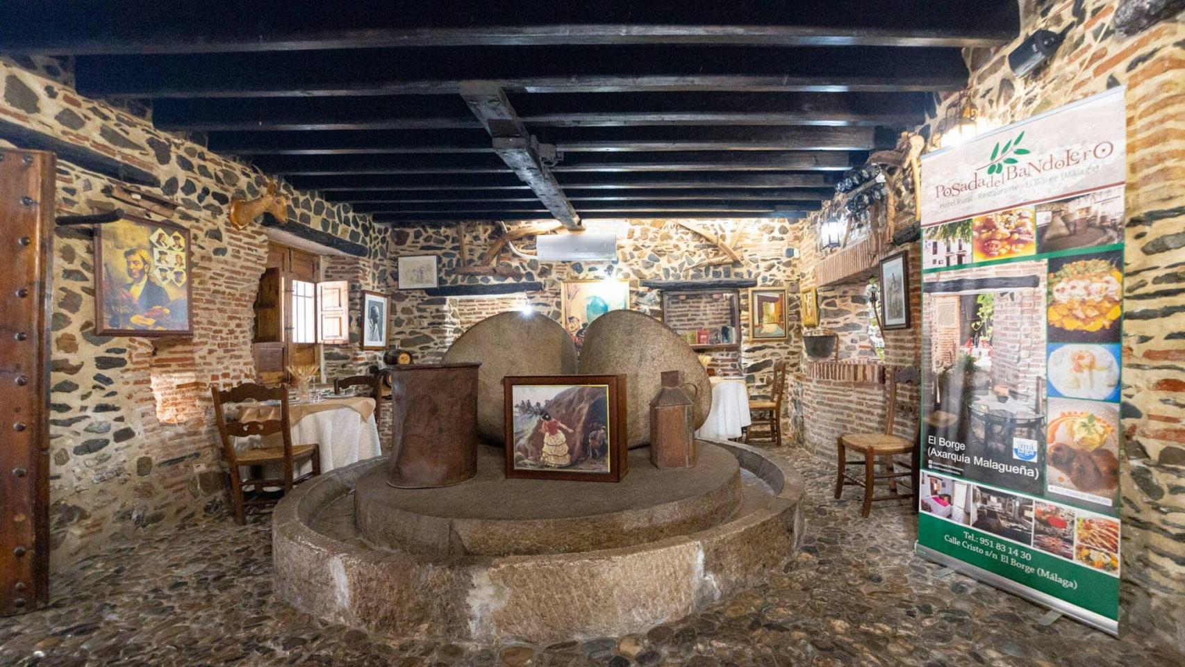 Interior de la Posada del Bandolero, en El Borge.