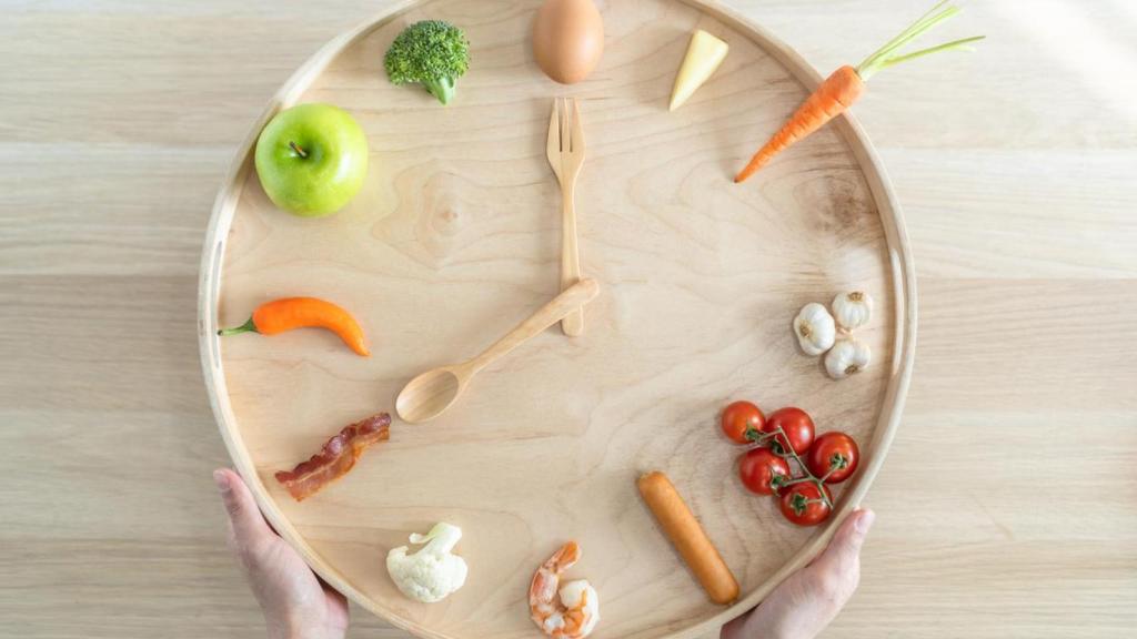 El ayuno circadiano se basa en alinear las horas de alimentación con los ritmos circadianos naturales del cuerpo.