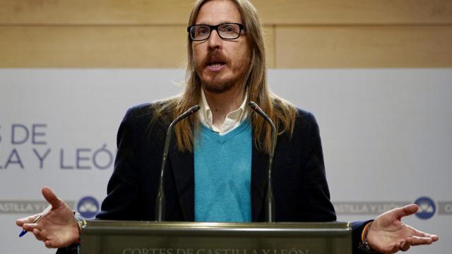 El procurador de Unidas Podemos en las Cortes de Castilla y León, Pablo Fernández, durante una rueda de prensa