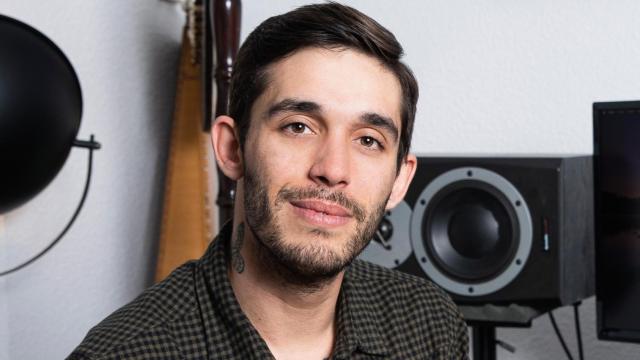 Víctor Elías.