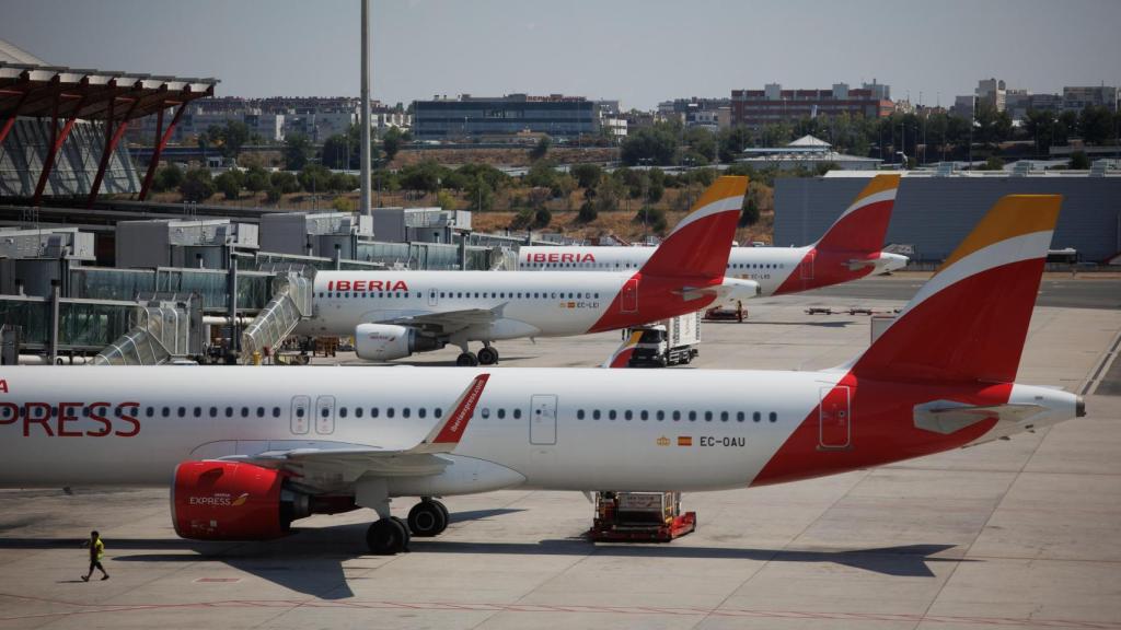 Varios aviones en la terminal 4 del Aeropuerto Adolfo Suárez Madrid-Barajas.