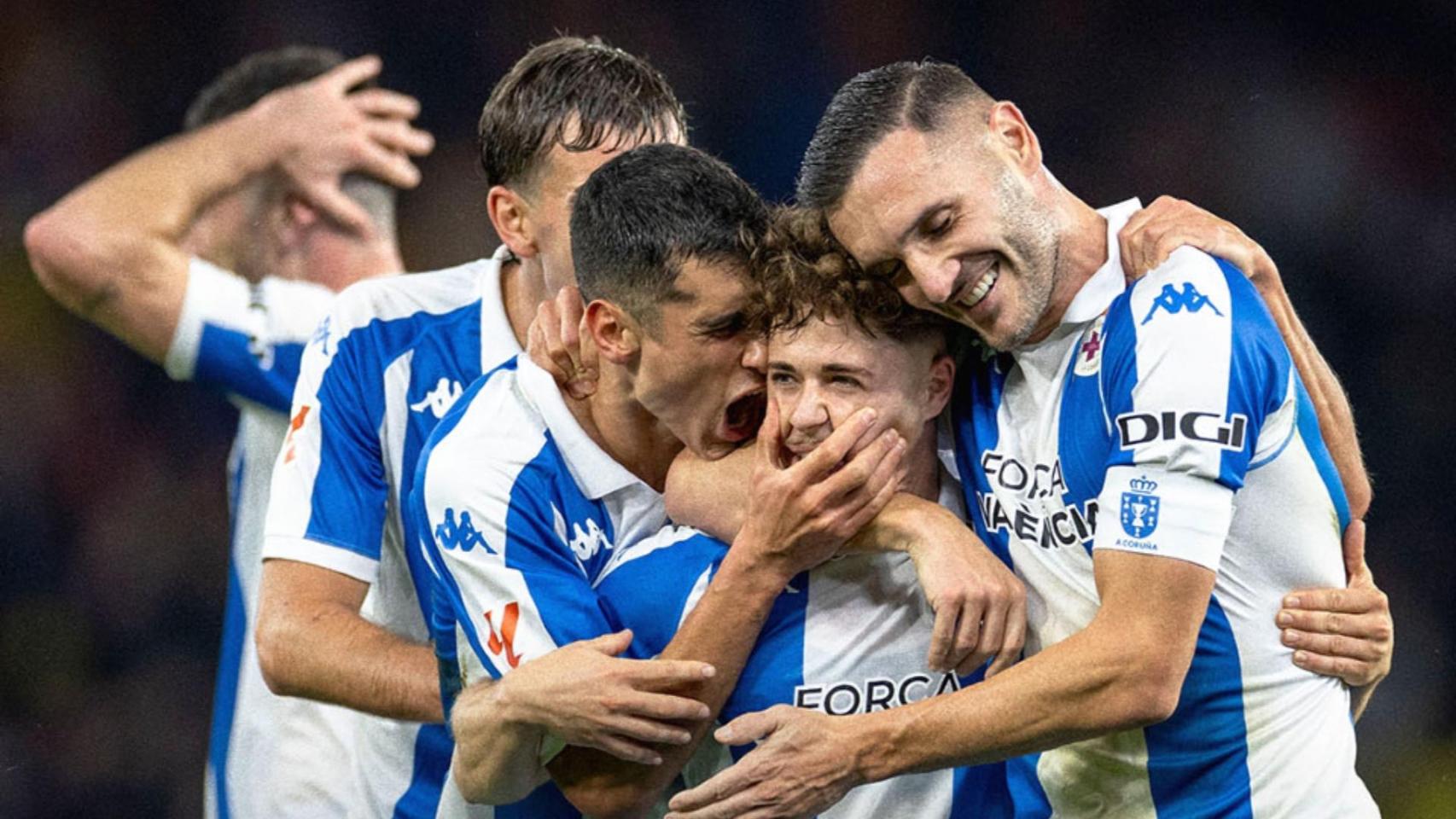 Los jugadores del Dépor celebran el gol frente al Eibar.