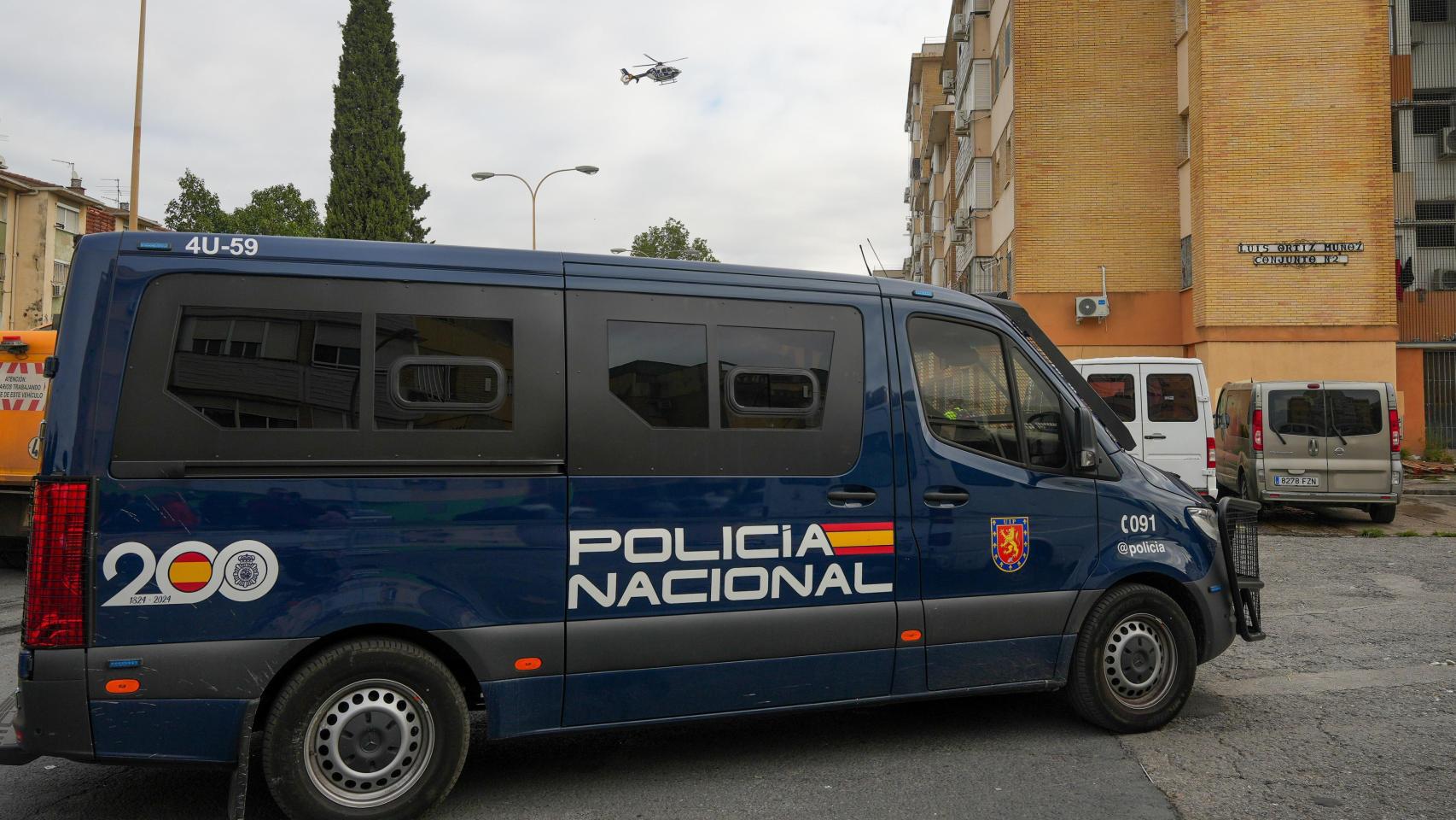 Un furgón de la Policía Nacional en las Tres Mil Viviendas.