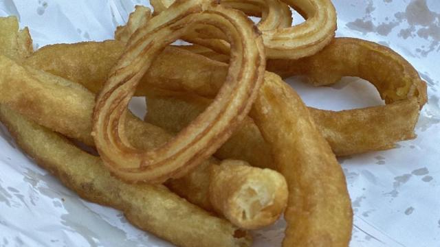 Los churros de esta calentería tienen más de 60 años.