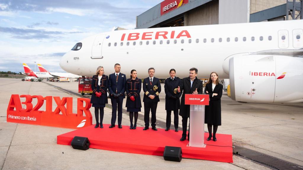 El presidente de Iberia, Marco Sansavini, presentando el vuelo.