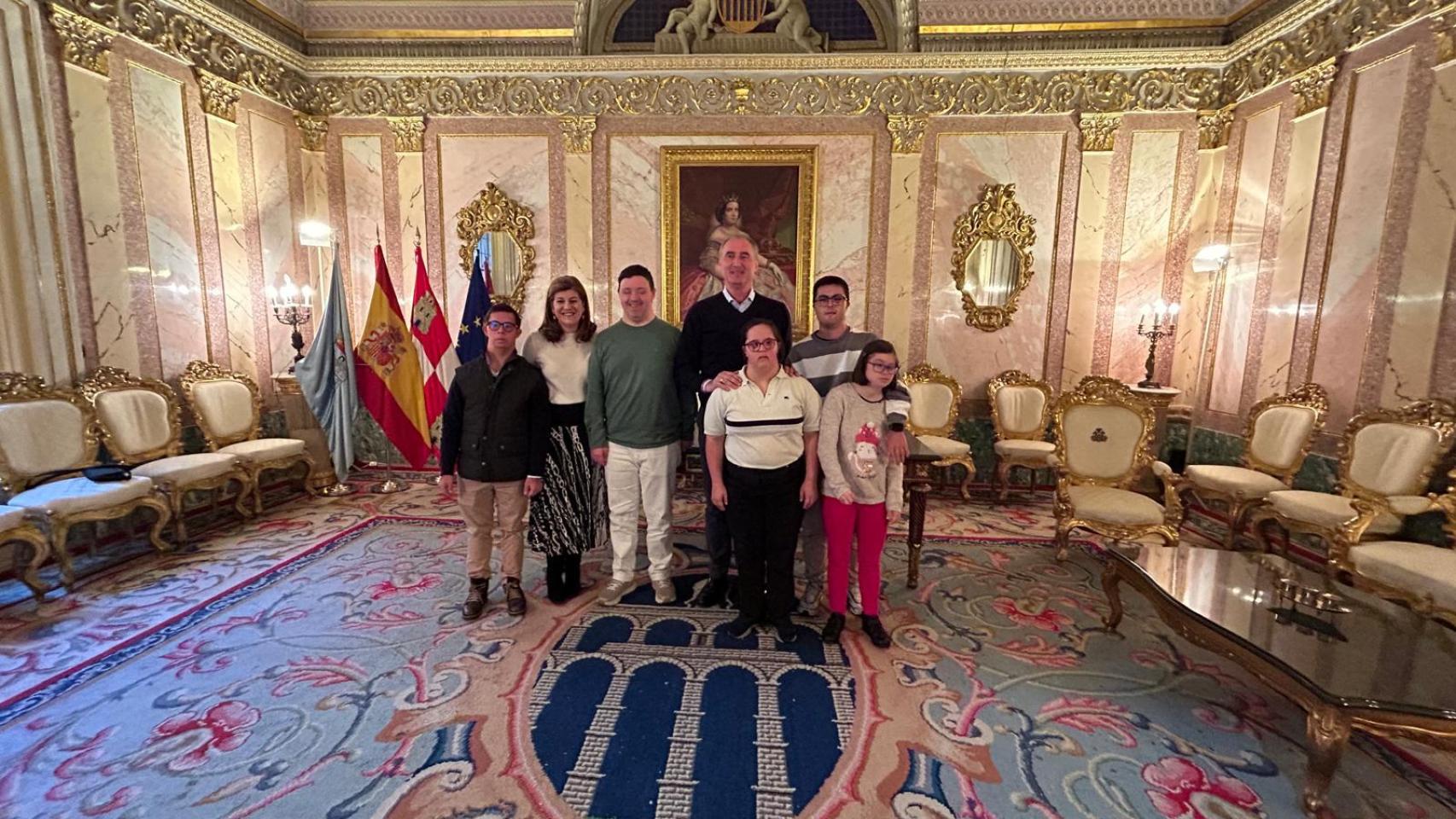 Visita de la Asociación Sindrome de Down al Ayuntamiento de Segovia