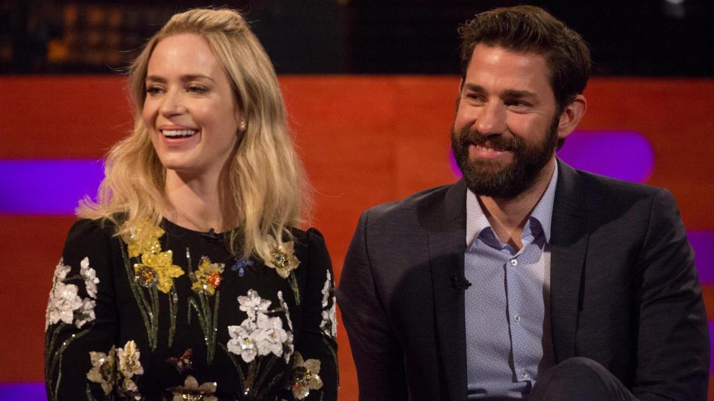 John Krasinski y Emily Blunt en un 'show' de TV en Londres.