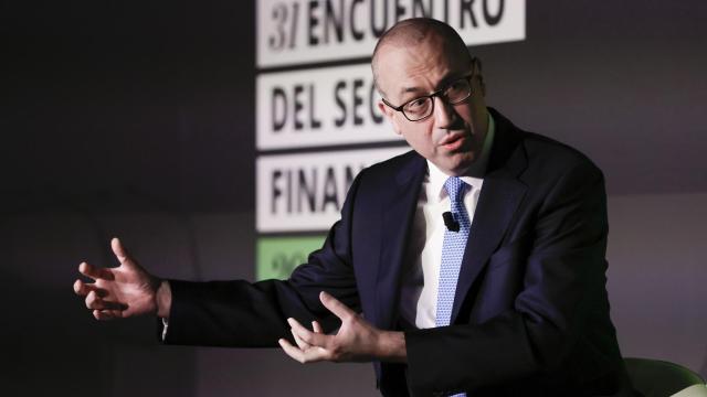 El consejero delegado del BBVA, Onur Genç, interviene en el 31 Encuentro Financiero, organizado por Deloitte y ABC.