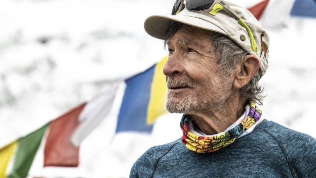 El vecino de Moralzarzal que busca coronar  con 86 años un ochomil: La cumbre no es el final de las montañas, es volver