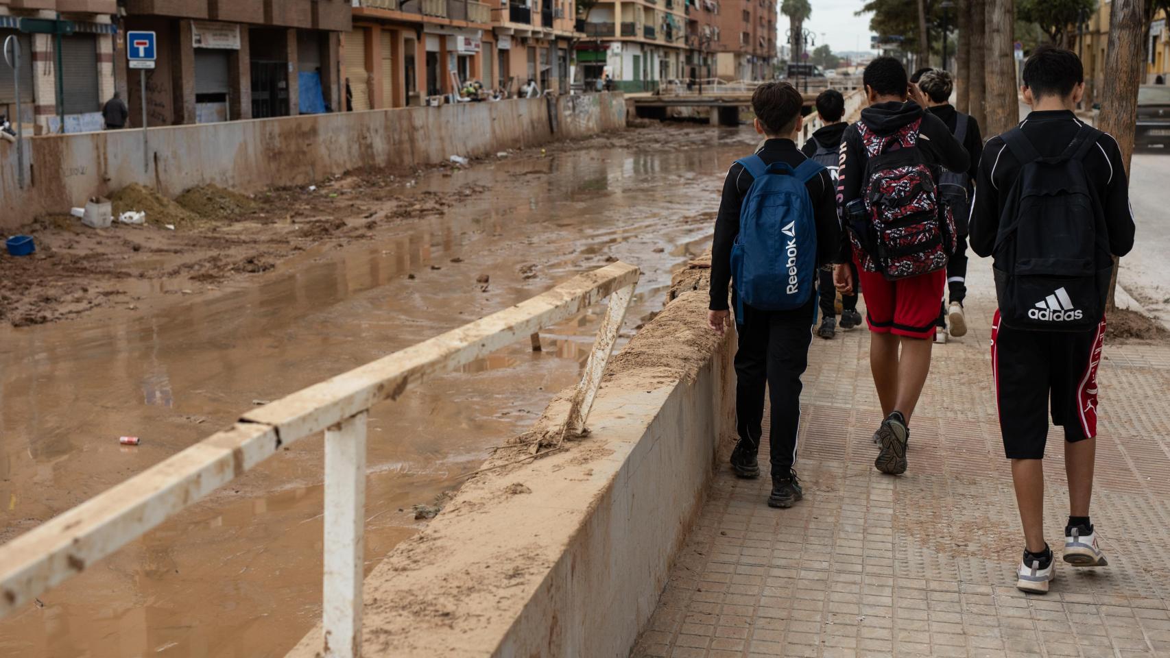 Estos son los colegios e institutos donde se suspenden las clases en Sevilla por la DANA