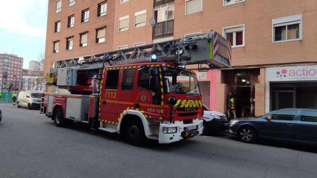 Bomberos durante el momento de la intervención