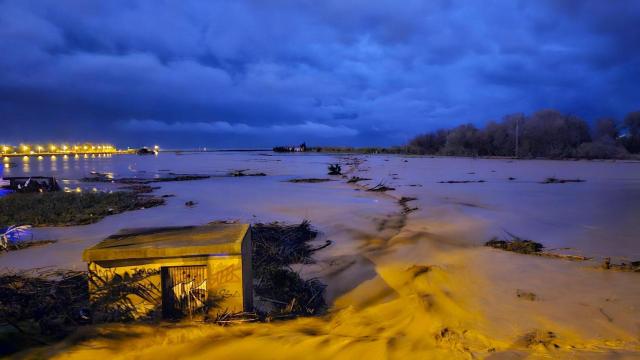 El río Vélez, desbordado.