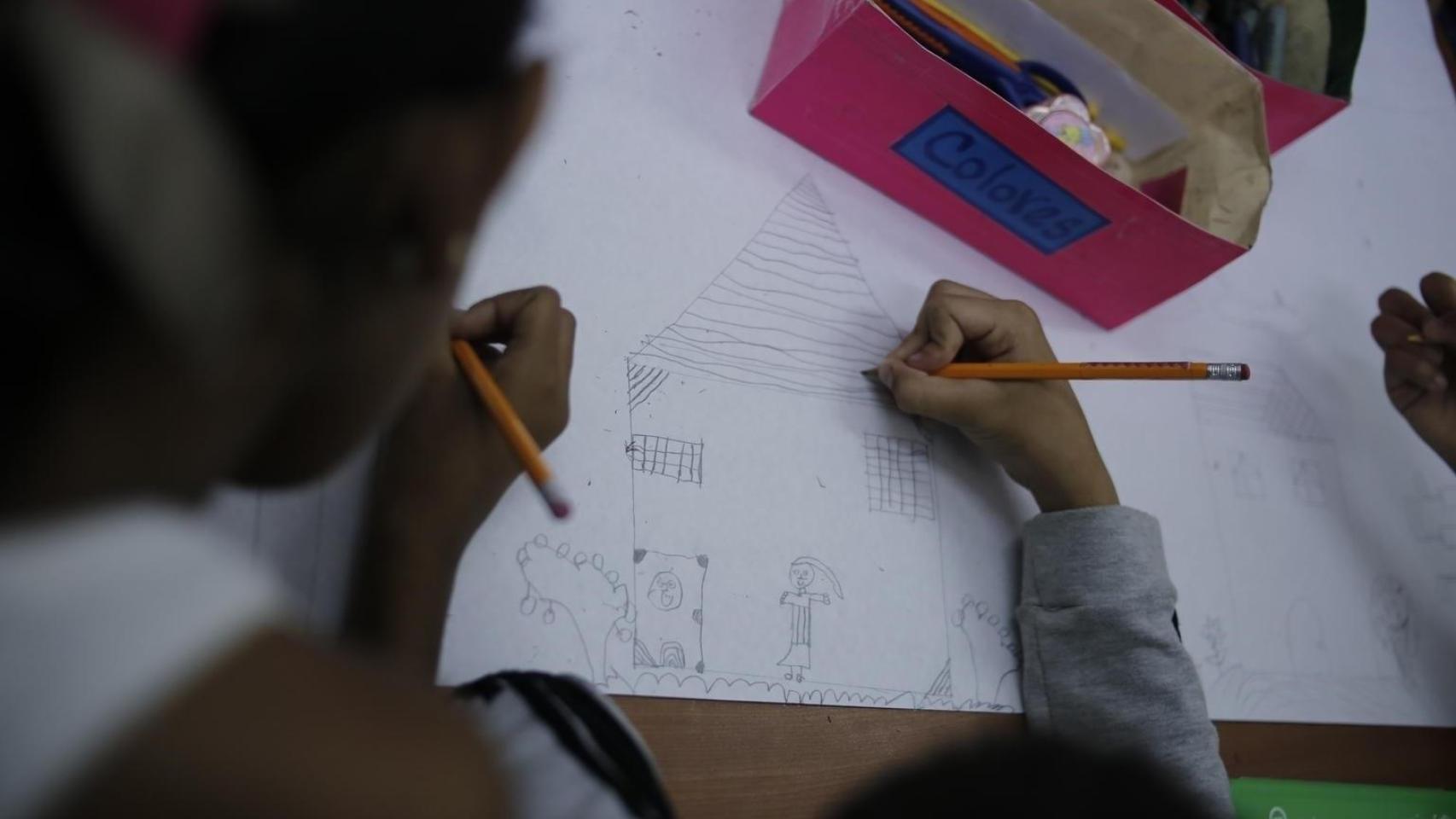 Niños venezolanos en un colegio en Petare, a las afueras de Caracas.