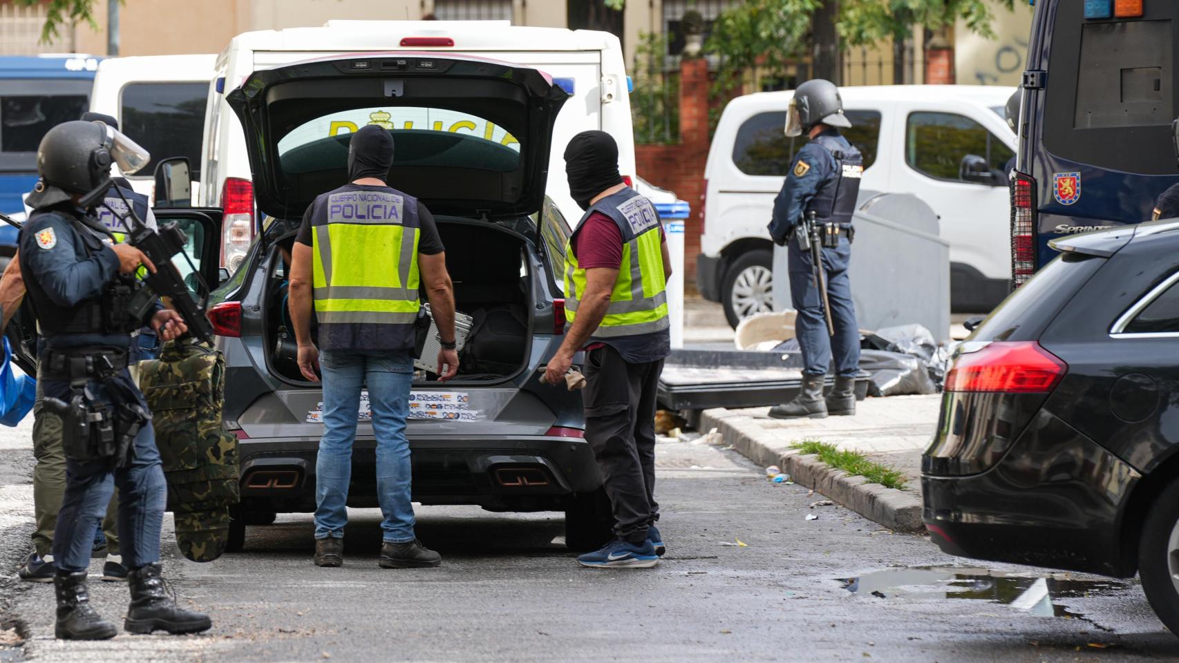 Imágenes de un dispositivo policial en las Tres Mil Viviendas