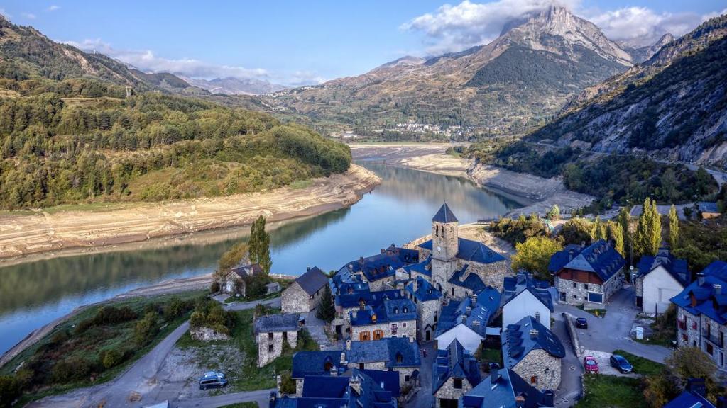 Lanuza, uno de los pueblos más bonitos de España.