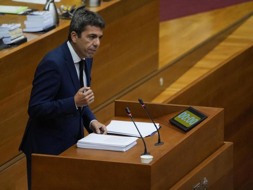 El presidente de la Generalitat Valenciana, Carlos Mazón, durante el pleno de las Cortes Valencianas.