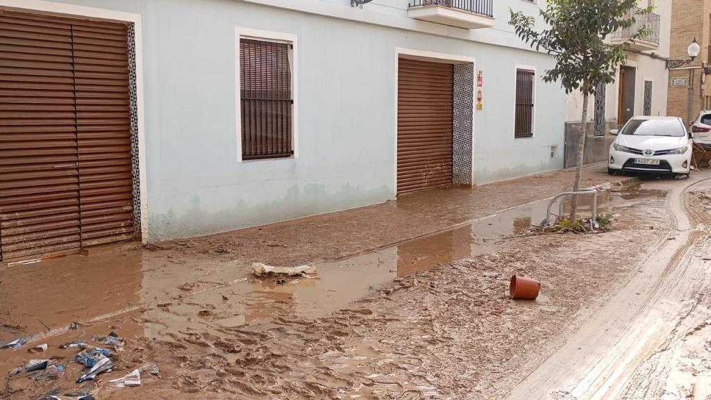 Cerca de la casa de Nemesio, una semana después de la riada.