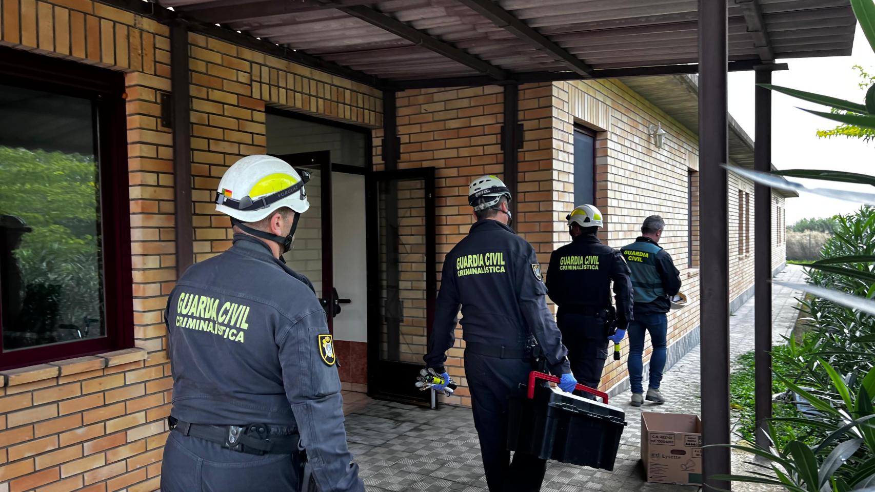 Una unidad especial se encarga de la investigación del incendio en Villafranca de Ebro