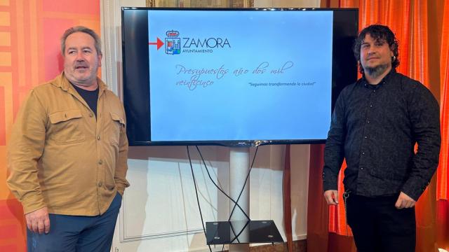 El alcalde de Zamora, Francisco Guarido, y el concejal de Hacienda, Diego Bernardo, presentan los presupuestos del 2025