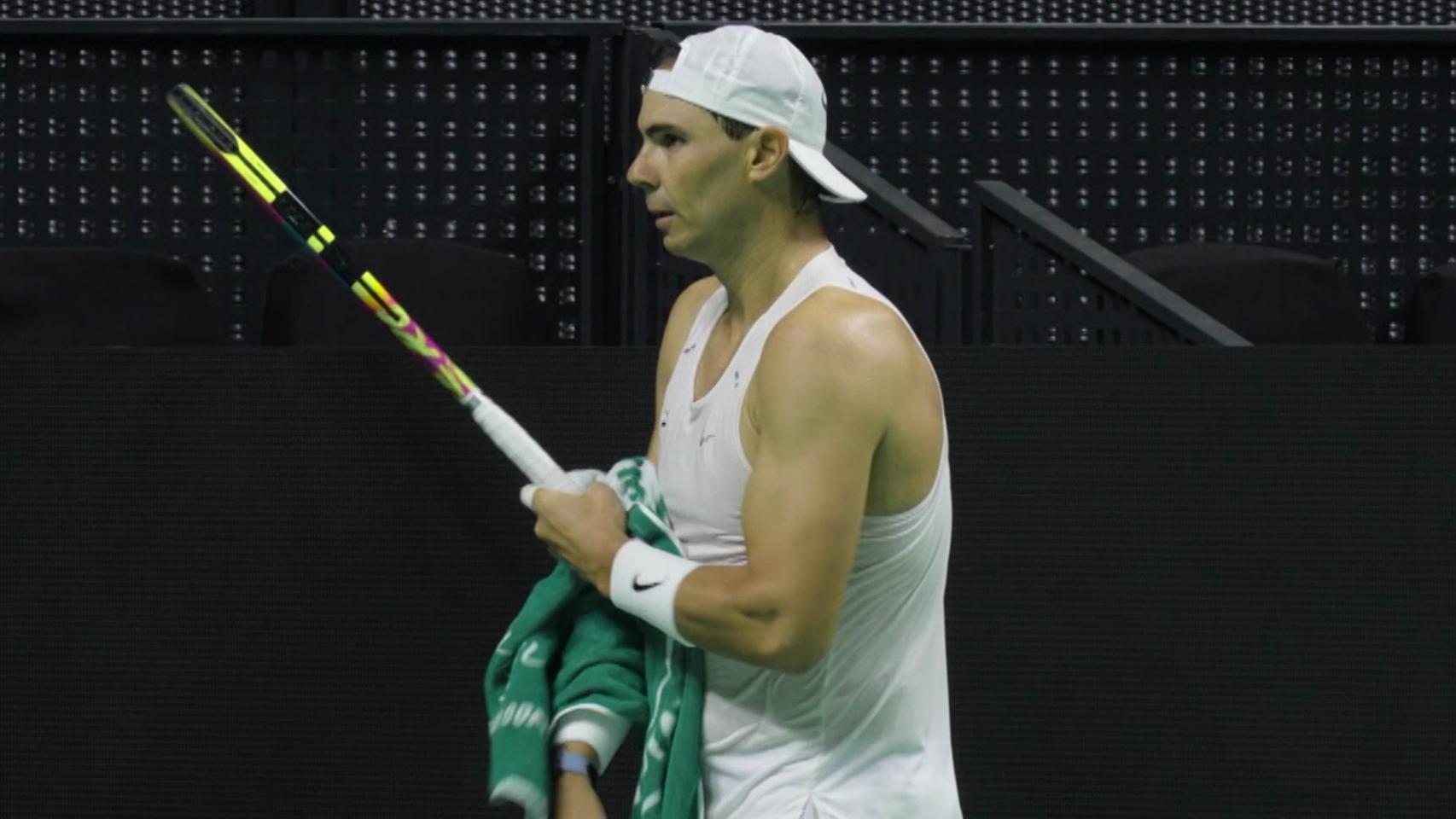 Rafa Nadal, durante su entrenamiento en el Carpena de Málaga