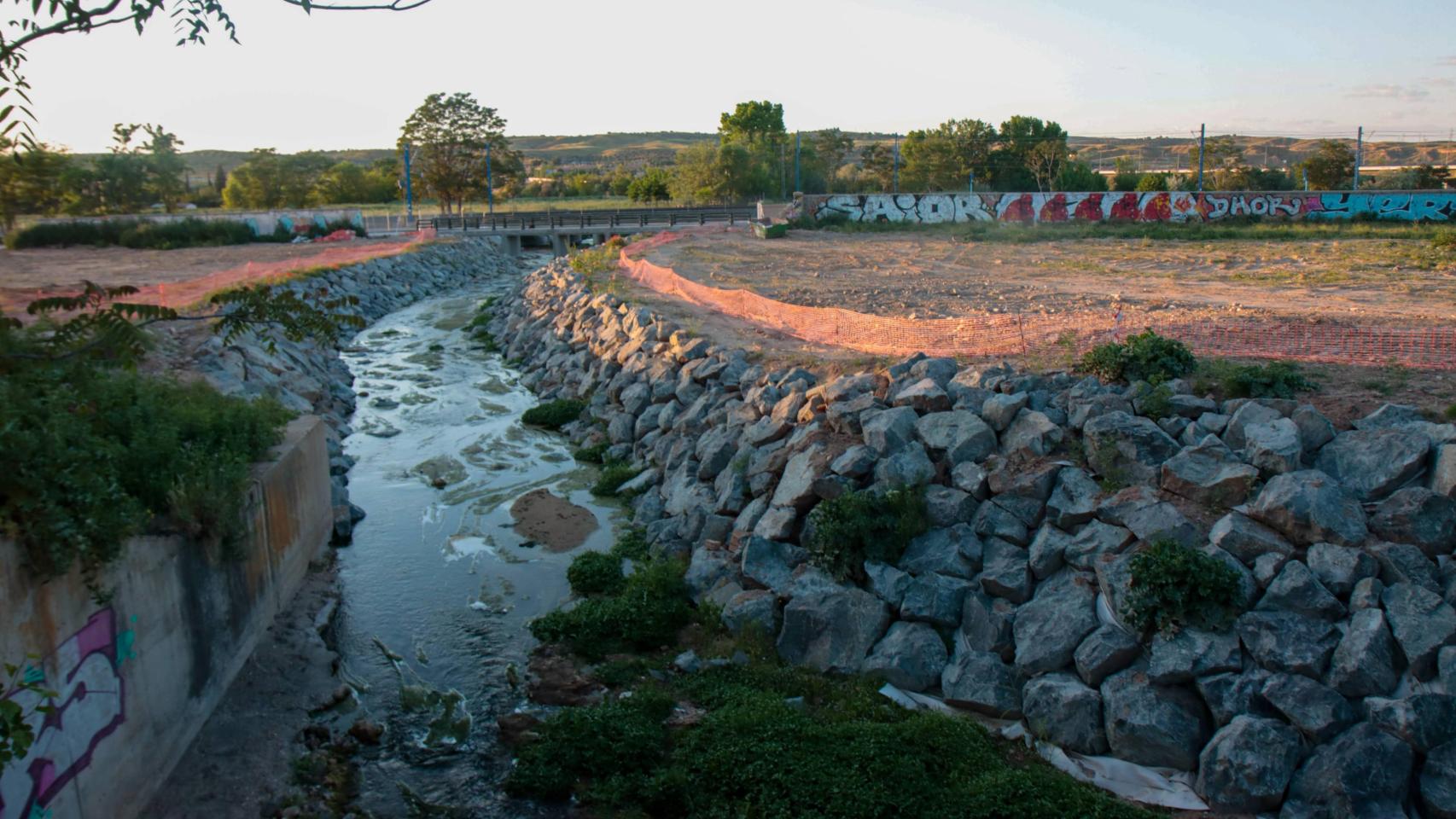 Los terrenos donde está previsto se encuentran próximos al arroyo de la Rosa y al propio río Tajo.