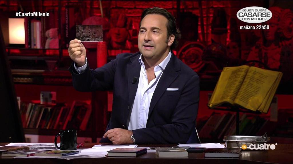 El presentador Iker Jiménez durante una emisión de su programa 'Cuarto Milenio'.