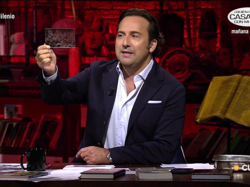 El presentador Iker Jiménez durante una emisión de su programa 'Cuarto Milenio'.