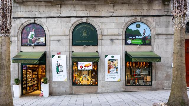 Montechico celebra el encendido de luces de Vigo con una degustación de jamón ibérico