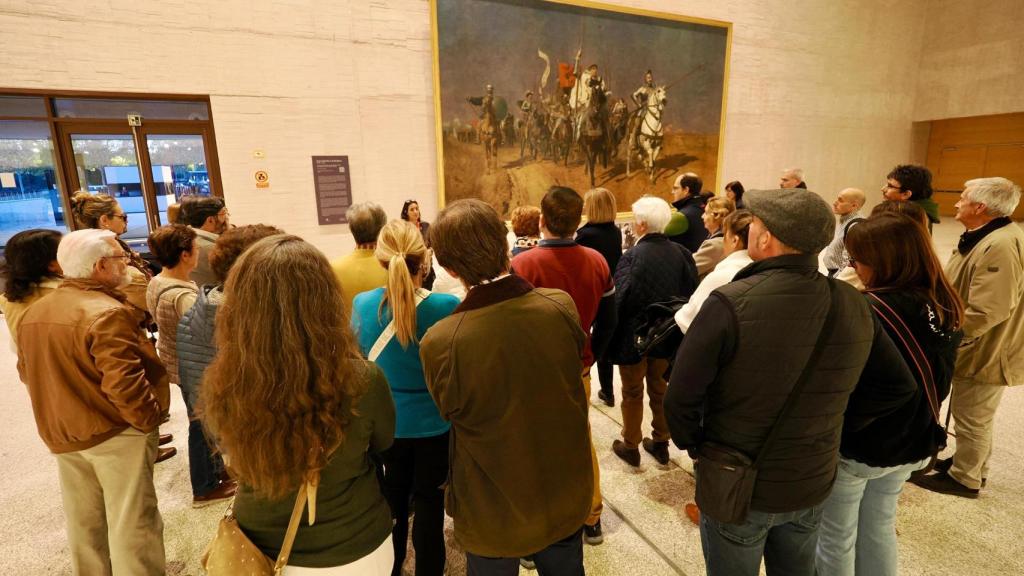 Éxito en las visitas guiadas a las Cortes para descubrir todas sus joyas