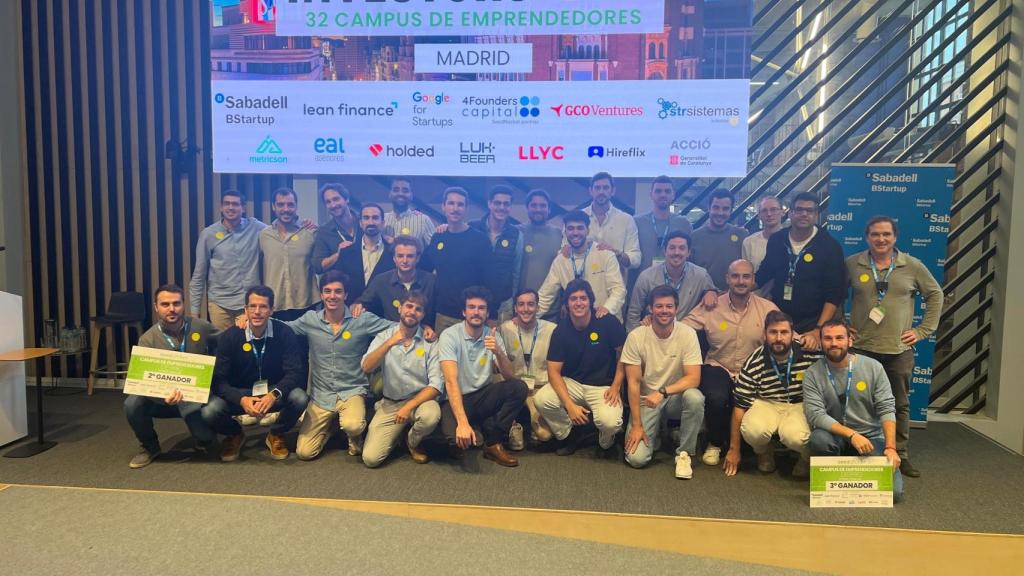 Foto de familia del 32º Campus de Emprendedores de SeedRocket.