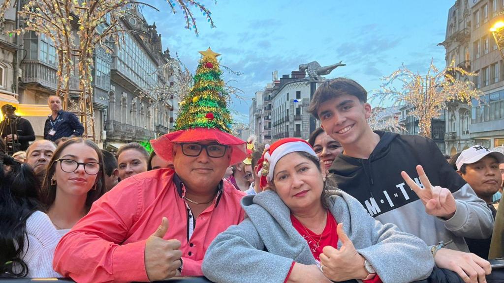 Asistentes a la inauguración de la Navidad de Vigo.