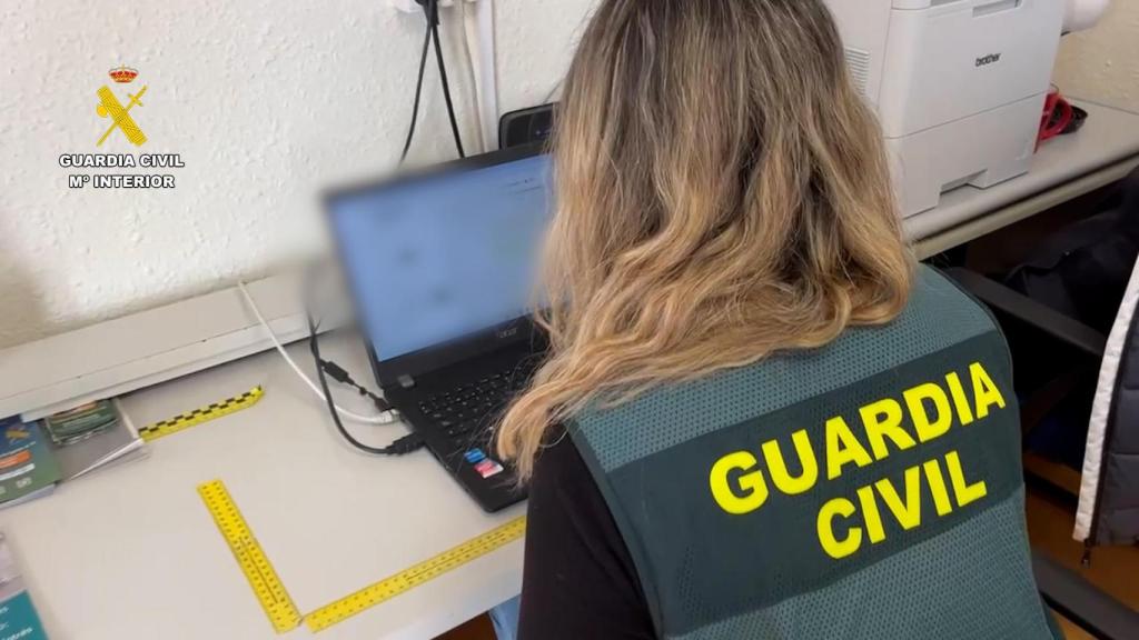 Imagen de la Guardia Civil durante la investigación.