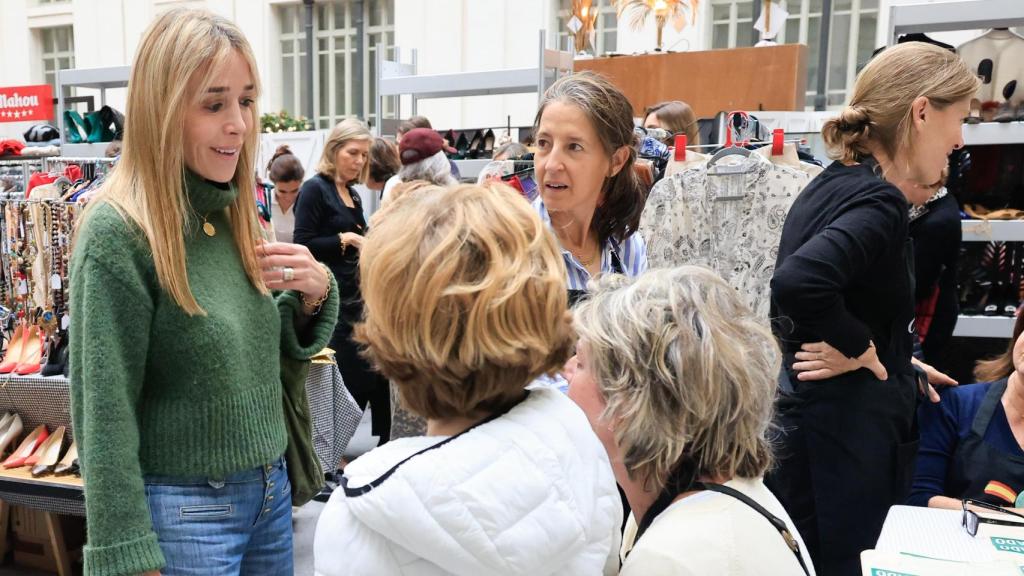 El reencuentro entre Nadia Halamandari y su hijo, Nicolás, con Simoneta Gómez-Acebo.