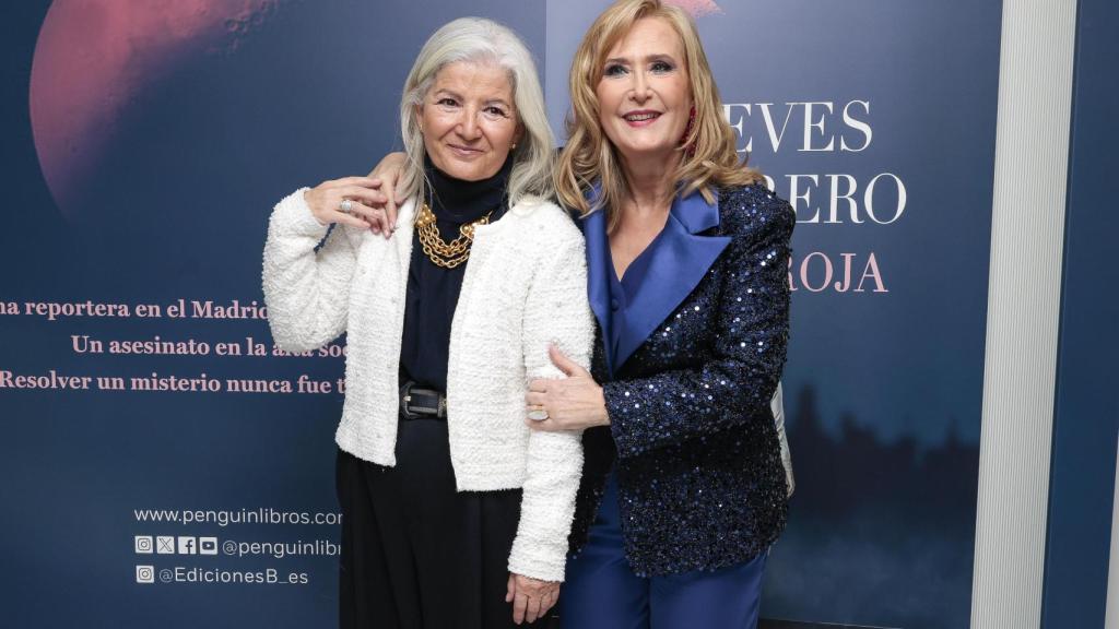 Consuelo Berlanga con Nieves Herrero en la presentación de su nuevo libro.