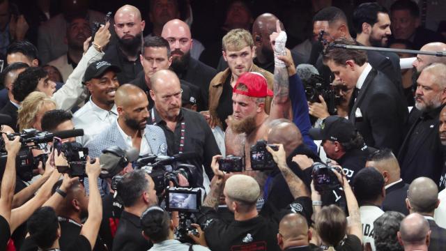 Jake Paul celebra su victoria ante Mike Tyson