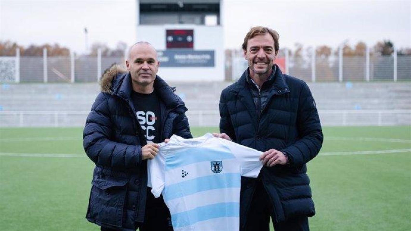 Iniesta con la camiseta del club danés. Foto: Europa Press.