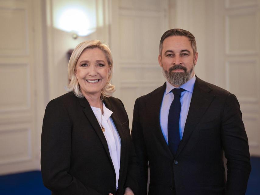 Marine Le Pen y Santiago Abascal.