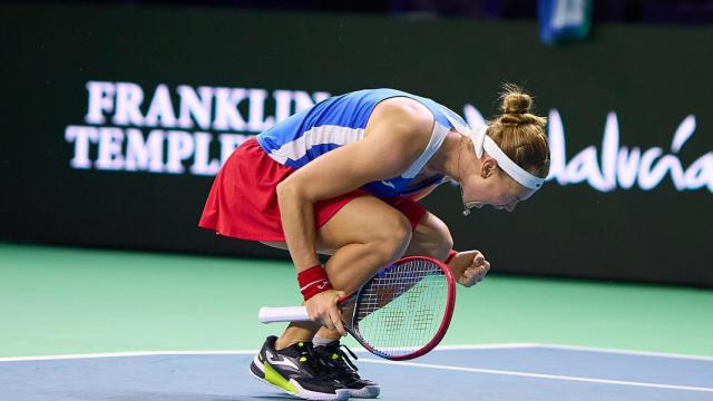 Marie Bouzkova, jugadora checa, en la Billie Jean King Cup